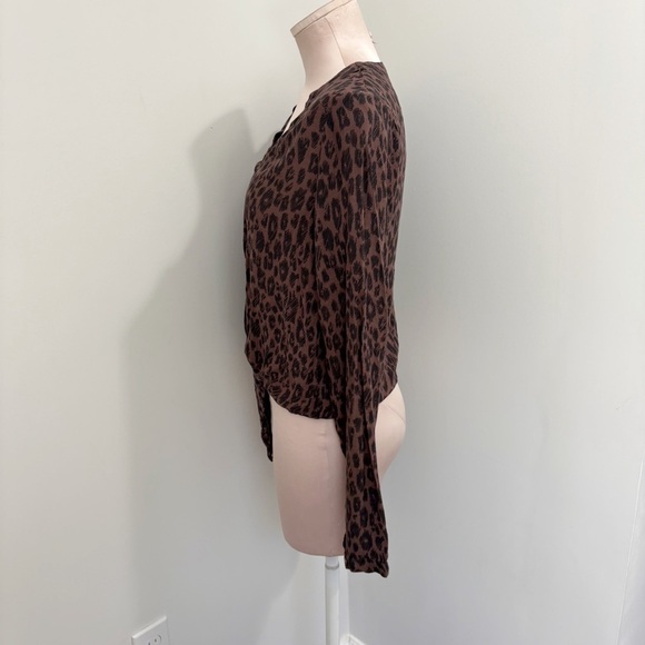 🌷SALE Cloth & Stone Bella Dahl Leopard Print Tie Front Top Size XS Oversized - Picture 7 of 15